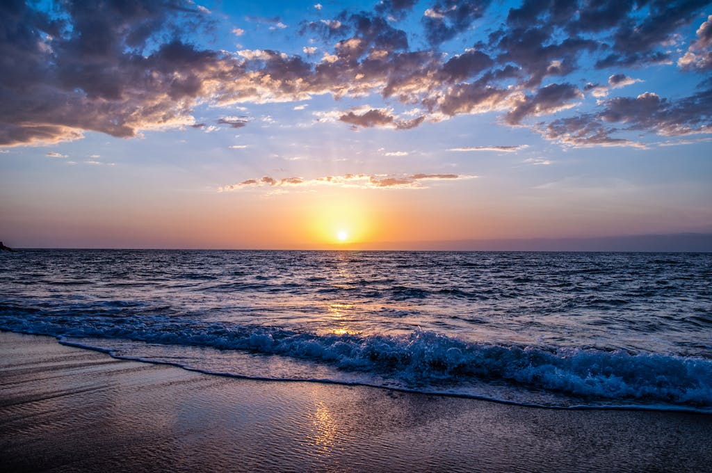 Beach During Sunset || Hoodoo Spiritual Meaning of Ocean Water